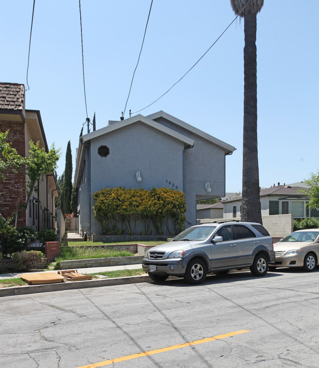 1825 Scott Rd in Burbank, CA - Building Photo - Building Photo