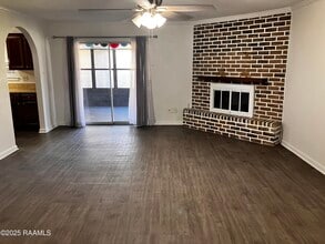107 St Nicholas Dr in Lafayette, LA - Building Photo - Building Photo