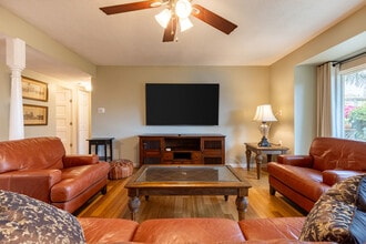805 Regal Rd in Encinitas, CA - Building Photo - Building Photo