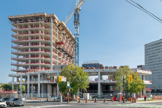 Maison Riverain - Tower A in Ottawa, ON - Building Photo - Building Photo