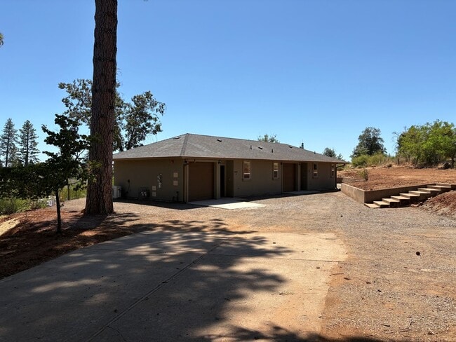 1930 Golf Rd in Paradise, CA - Building Photo - Building Photo