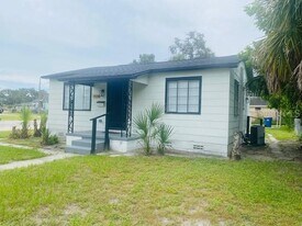 1934 18th Ave S in St. Petersburg, FL - Building Photo