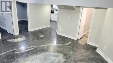 33 Boathouse Rd in Brampton, ON - Building Photo - Building Photo