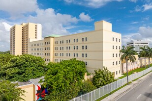 Ward Tower II in Miami, FL - Building Photo