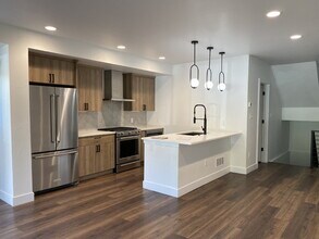 1344 Knox Ct in Denver, CO - Building Photo - Building Photo