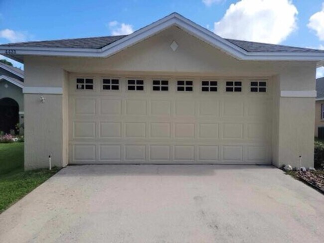 4433 Pebble Pointe Dr in Lakeland, FL - Building Photo - Building Photo