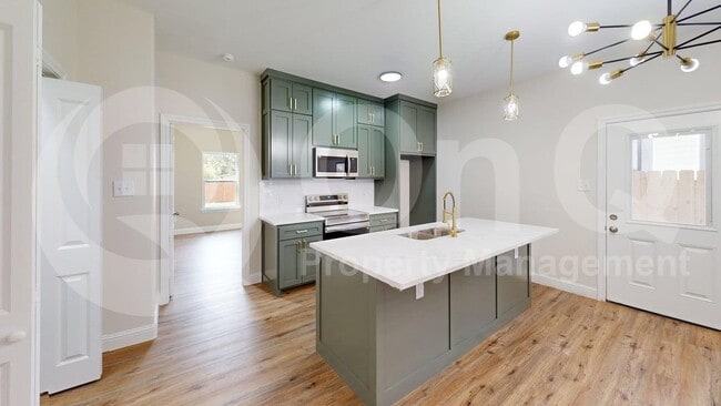 property at 8003 W Elizabeth Ln