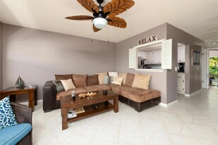 151 Berkshire G, Unit 1510 in West Palm Beach, FL - Building Photo