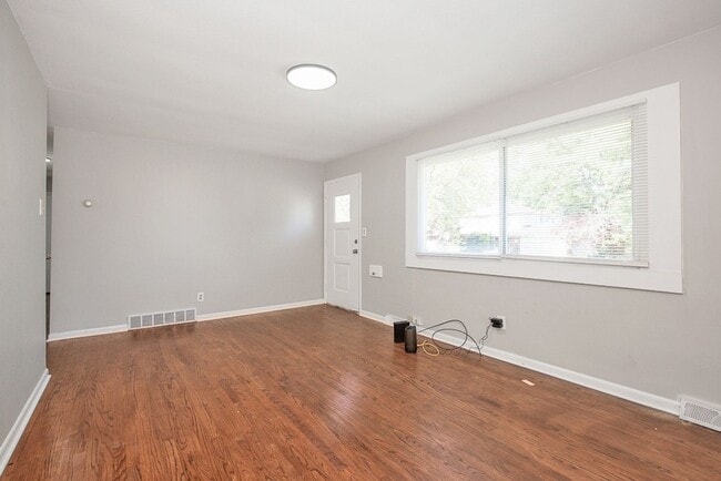 property at 4905 Donovan Dr