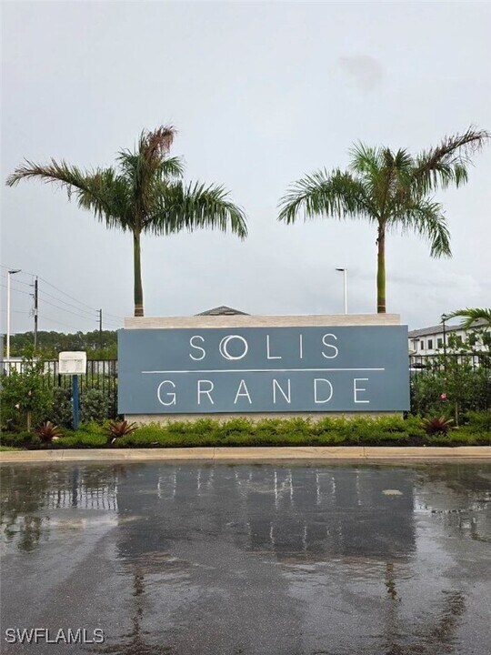 27833 Solis Grande Dr in Bonita Springs, FL - Building Photo
