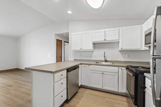 Whispering Pines Apartments in Delavan, WI - Building Photo - Building Photo