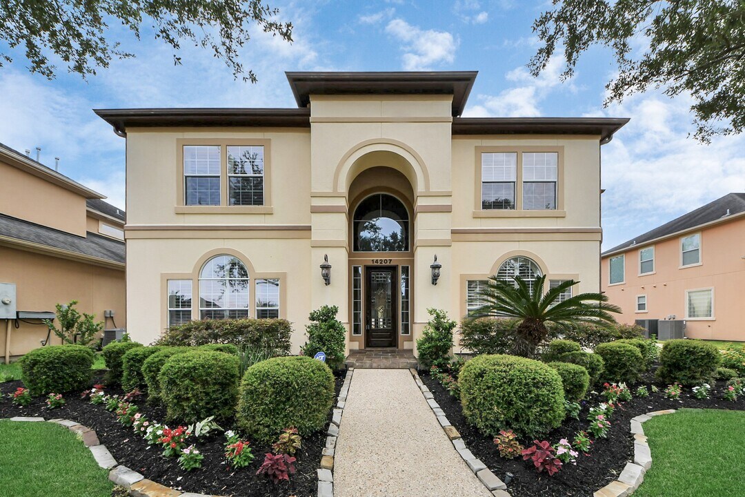 14207 Jade Cove Dr in Houston, TX - Building Photo