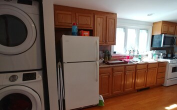 108 Cross St, Unit 1 in Somerville, MA - Building Photo - Building Photo