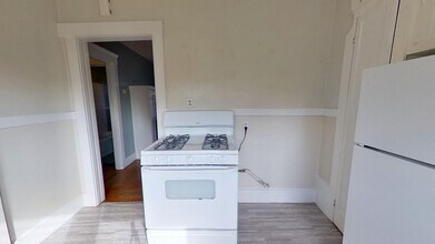 650 Adams St in Albany, CA - Building Photo - Building Photo