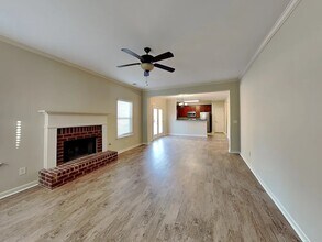 2064 Hydrangea Ln in Austell, GA - Foto de edificio - Building Photo