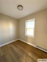 402 Lawrence St in Perth Amboy, NJ - Building Photo - Building Photo