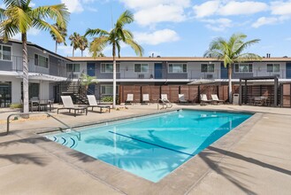 The Circle Apartments at Long Beach in Long Beach, CA - Building Photo - Building Photo