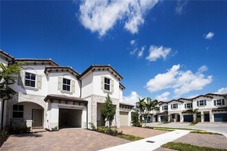 12372 NW 24th Pl in Miami, FL - Building Photo - Building Photo