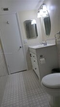 3905 N Nob Hill Rd in Sunrise, FL - Building Photo - Building Photo