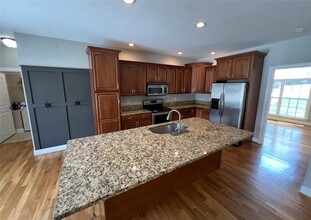 401 Eastview Ct in Westminster, SC - Building Photo - Building Photo