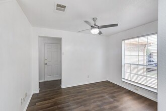 4906 Causeway Ct in Killeen, TX - Foto de edificio - Building Photo
