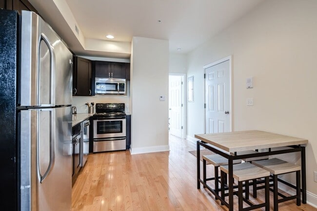 2551 Grays Ferry Ave in Philadelphia, PA - Building Photo - Building Photo