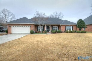 2654 Quarter Ln SE in Owens Cross Roads, AL - Building Photo