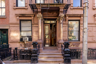 268 W 12th St in New York, NY - Building Photo - Building Photo