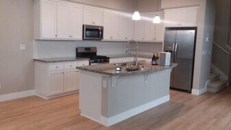 3285 Falcon Ct in West Sacramento, CA - Building Photo