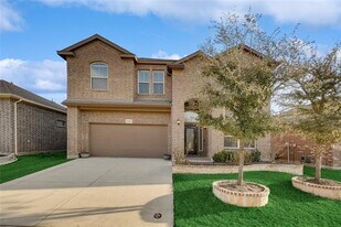 15820 Oak Pointe Dr in Fort Worth, TX - Building Photo