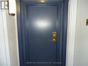 60 Town Centre Court in Toronto, ON - Building Photo - Building Photo