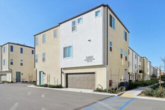 5460 Shorefront Dr in San Diego, CA - Building Photo - Building Photo