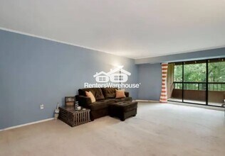 5675 Harpers Farm Rd in Columbia, MD - Building Photo - Building Photo