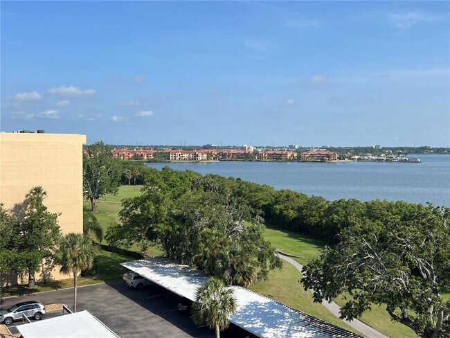 2616 Cove Cay Dr-Unit -701 in Clearwater, FL - Building Photo - Building Photo