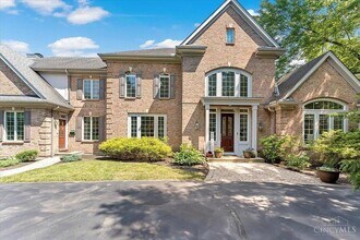 9123 E Kemper Rd in Cincinnati, OH - Building Photo - Building Photo