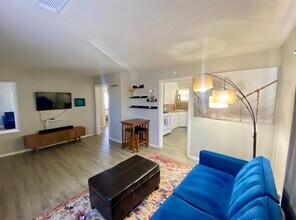 5631 Arlington Park Dr in Dallas, TX - Building Photo - Building Photo