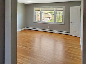 75 Bergen St, Unit 2 in Garfield, NJ - Building Photo - Building Photo