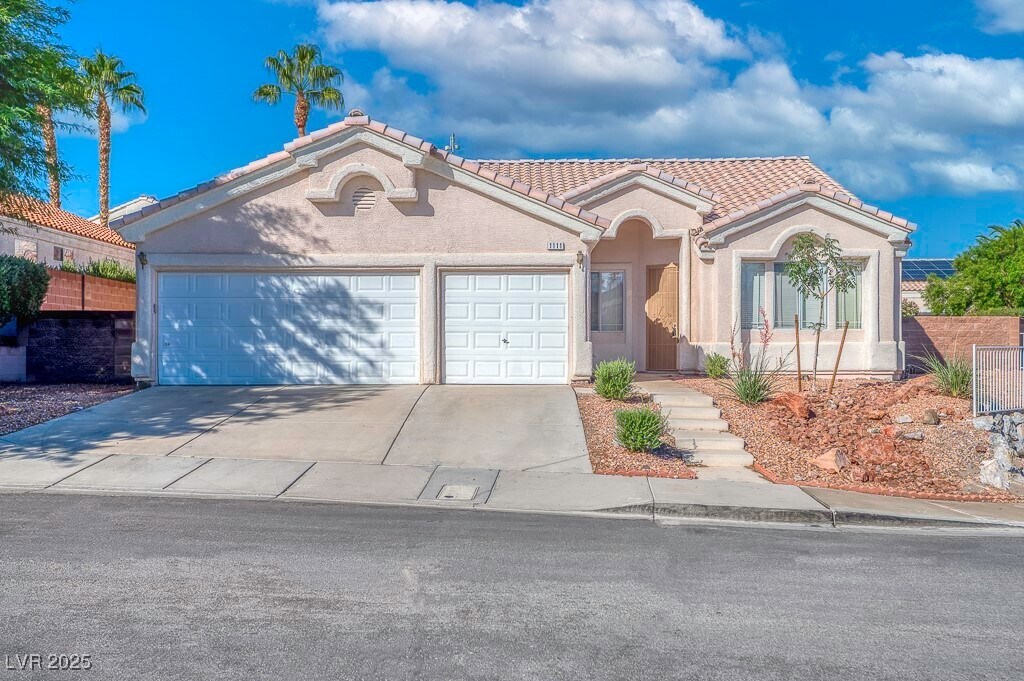 1111 Heaton Ave in Henderson, NV - Building Photo