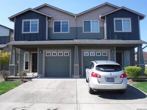 1481 Gifford St SE in Salem, OR - Foto de edificio - Building Photo