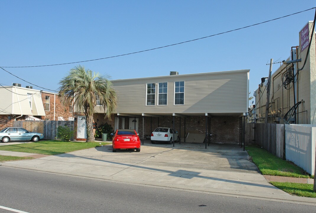 5109 W Esplanade Ave in Metairie, LA - Foto de edificio