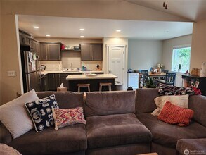 4323 Phillips Rd SE in Port Orchard, WA - Building Photo - Building Photo