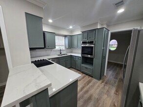 1409 Drexel Dr in Katy, TX - Building Photo - Building Photo