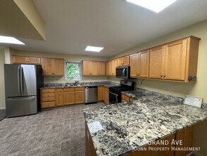 1528 Grand Ave in St. Paul, MN - Building Photo - Building Photo