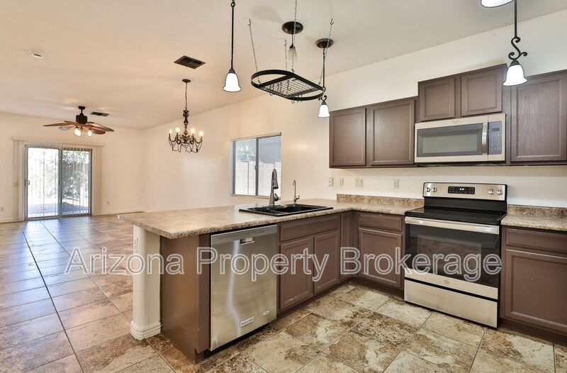15944 N Cristine Ln in Surprise, AZ - Building Photo