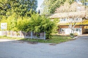 4580 208 St in Langley, BC - Building Photo