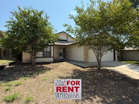 7230 Grassy Trail in San Antonio, TX - Building Photo