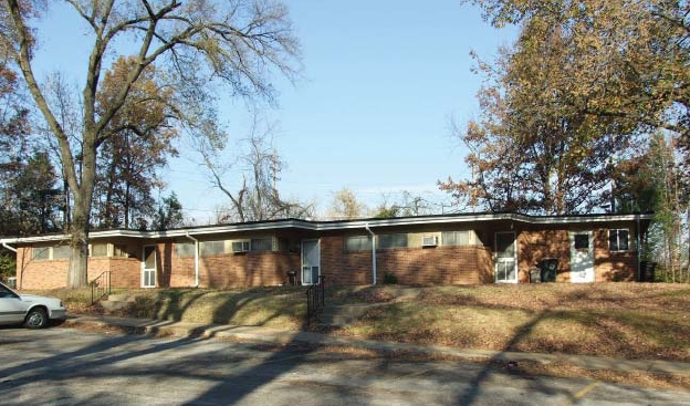 Engler Park Apartments in St. John, MO - Building Photo