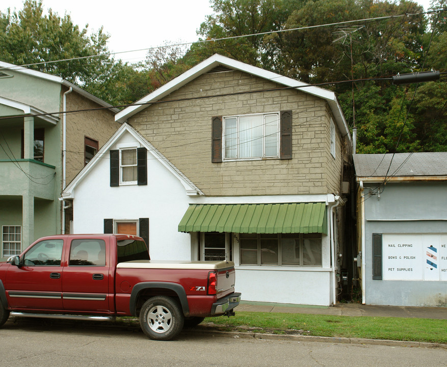 835 Indiana Ave in Charleston, WV - Foto de edificio