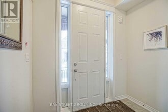 24 Plantain Ln in Richmond Hill, ON - Building Photo - Building Photo