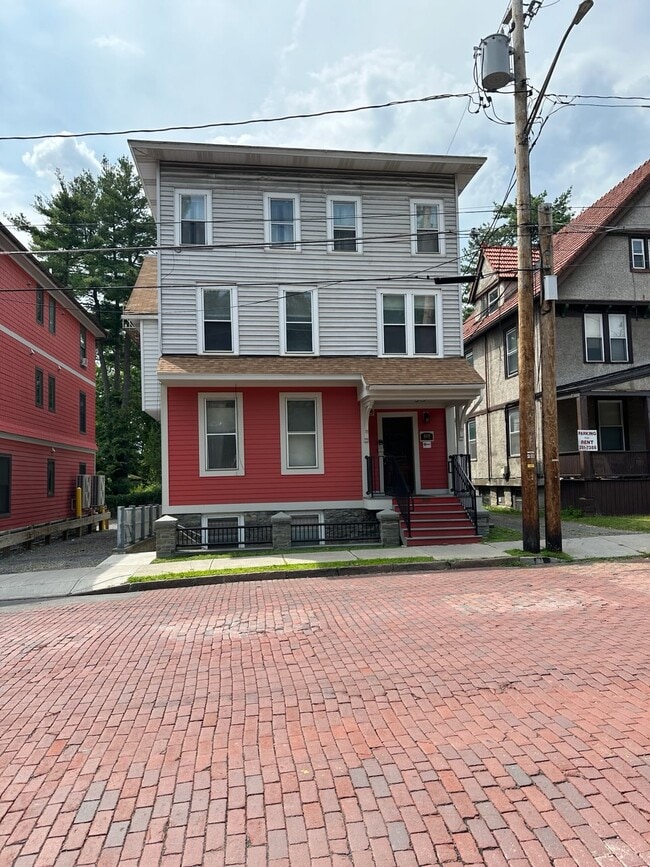 408 Stewart Ave, Unit 6